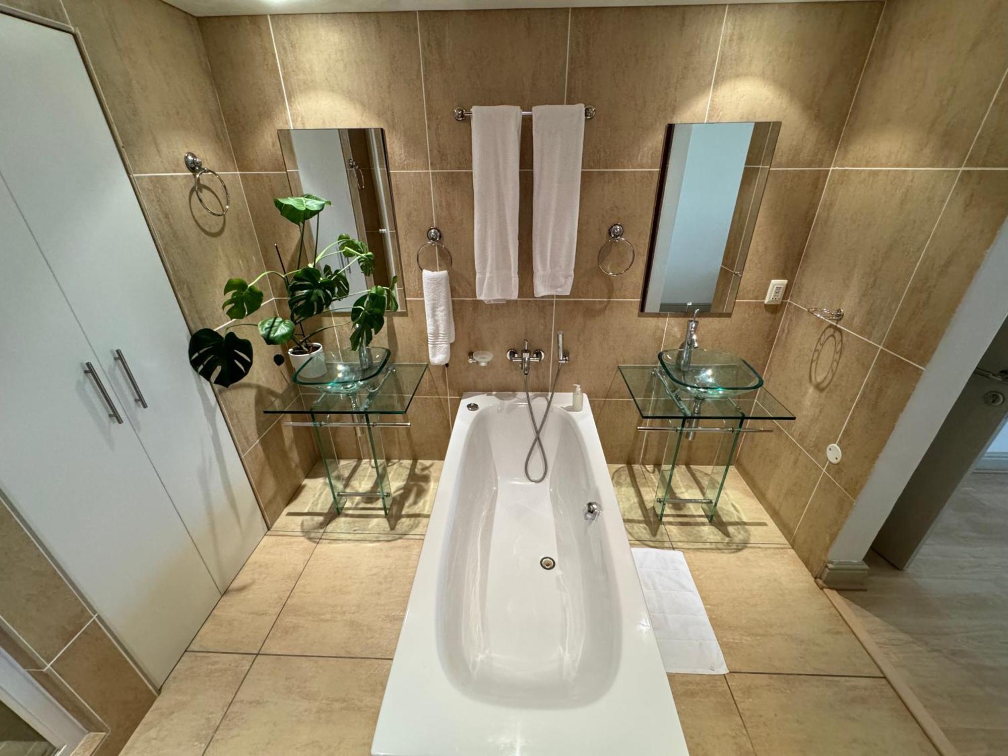 Loddey'S Self Catering Apartments - By Beach Collection Strand Dış mekan fotoğraf